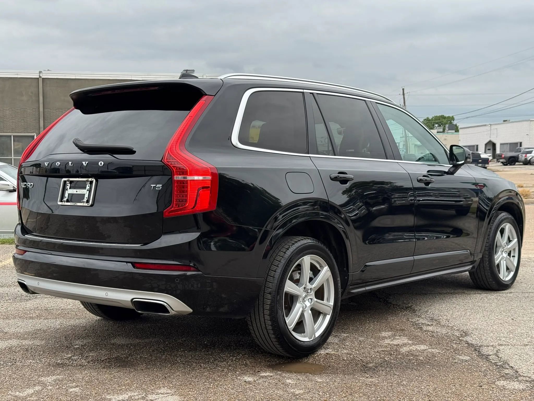 Used 2021 Volvo XC90 T5 Momentum w/ Climate Package FWD image 7