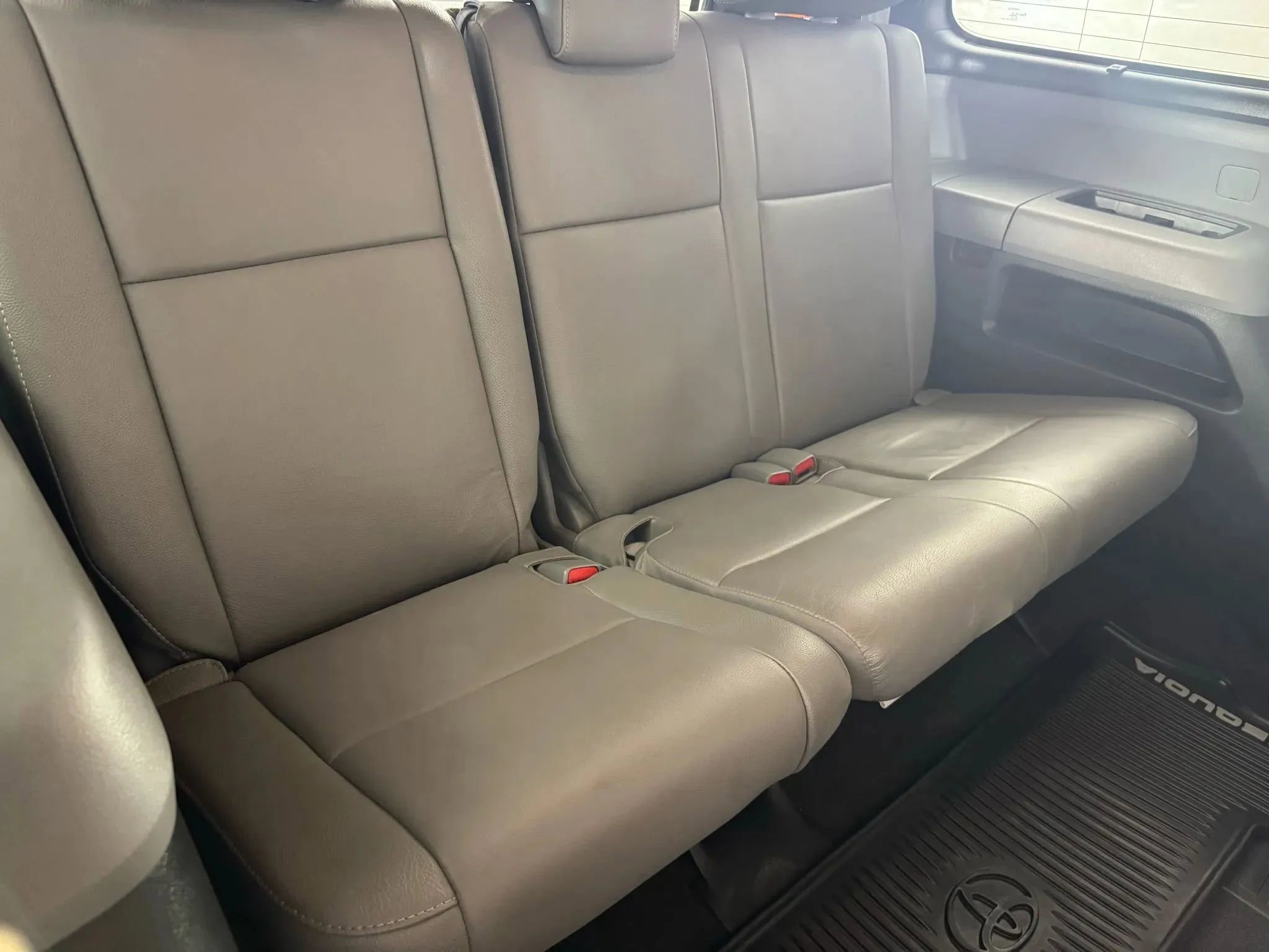 Used 2019 Toyota Sequoia Limited image 40