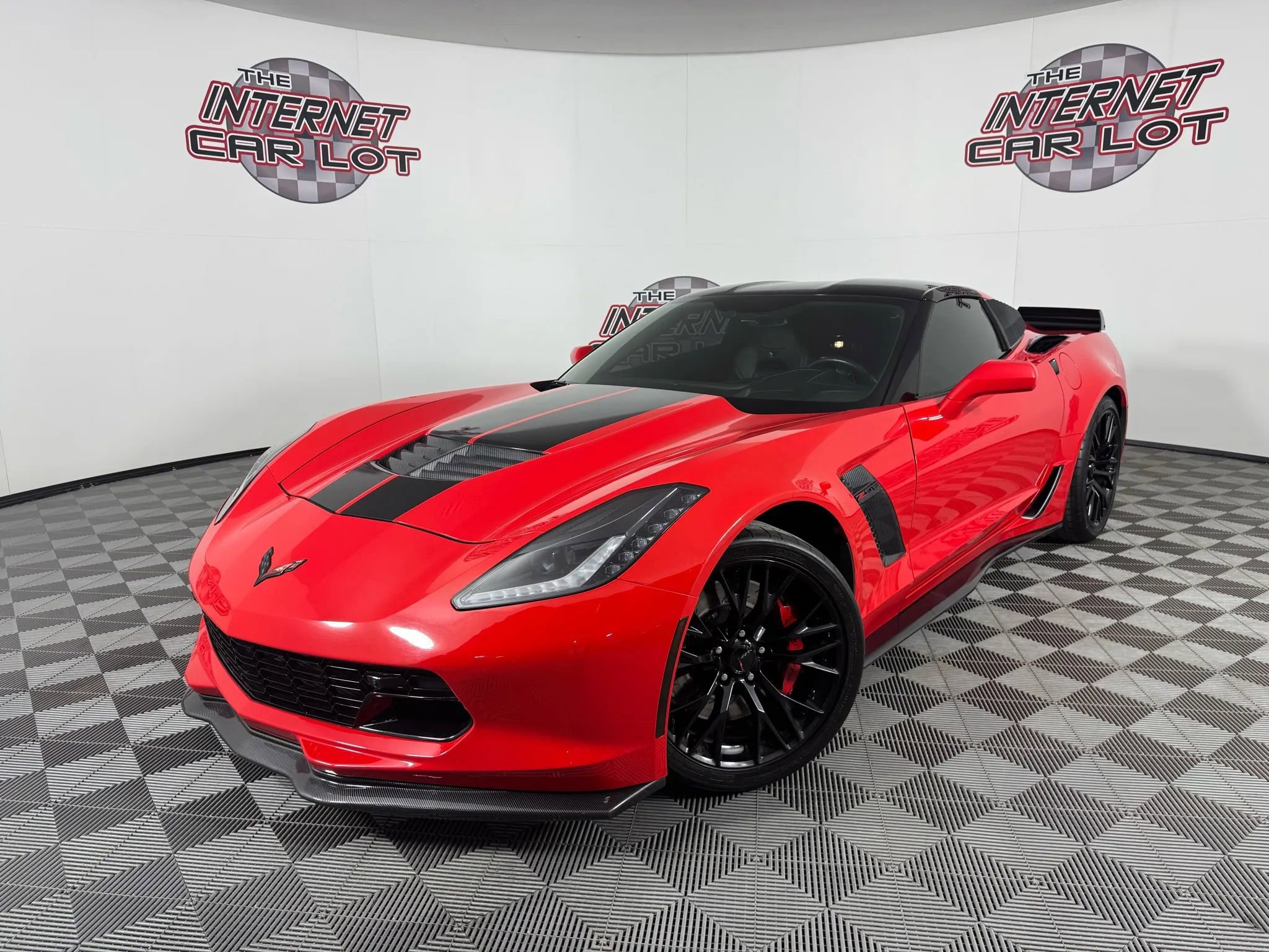 Used 2016 Chevrolet Corvette Z06 w/ 2LZ Preferred Equipment Group image 2