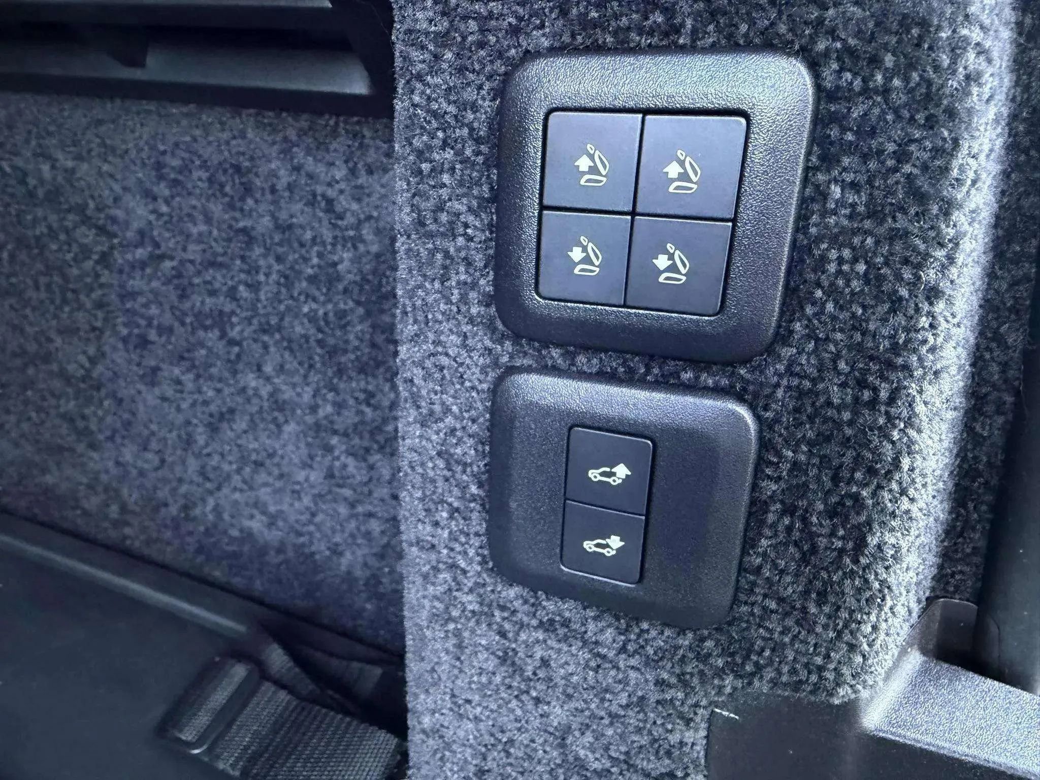 Used 2021 Land Rover Range Rover P525 Westminster Edition LWB image 13