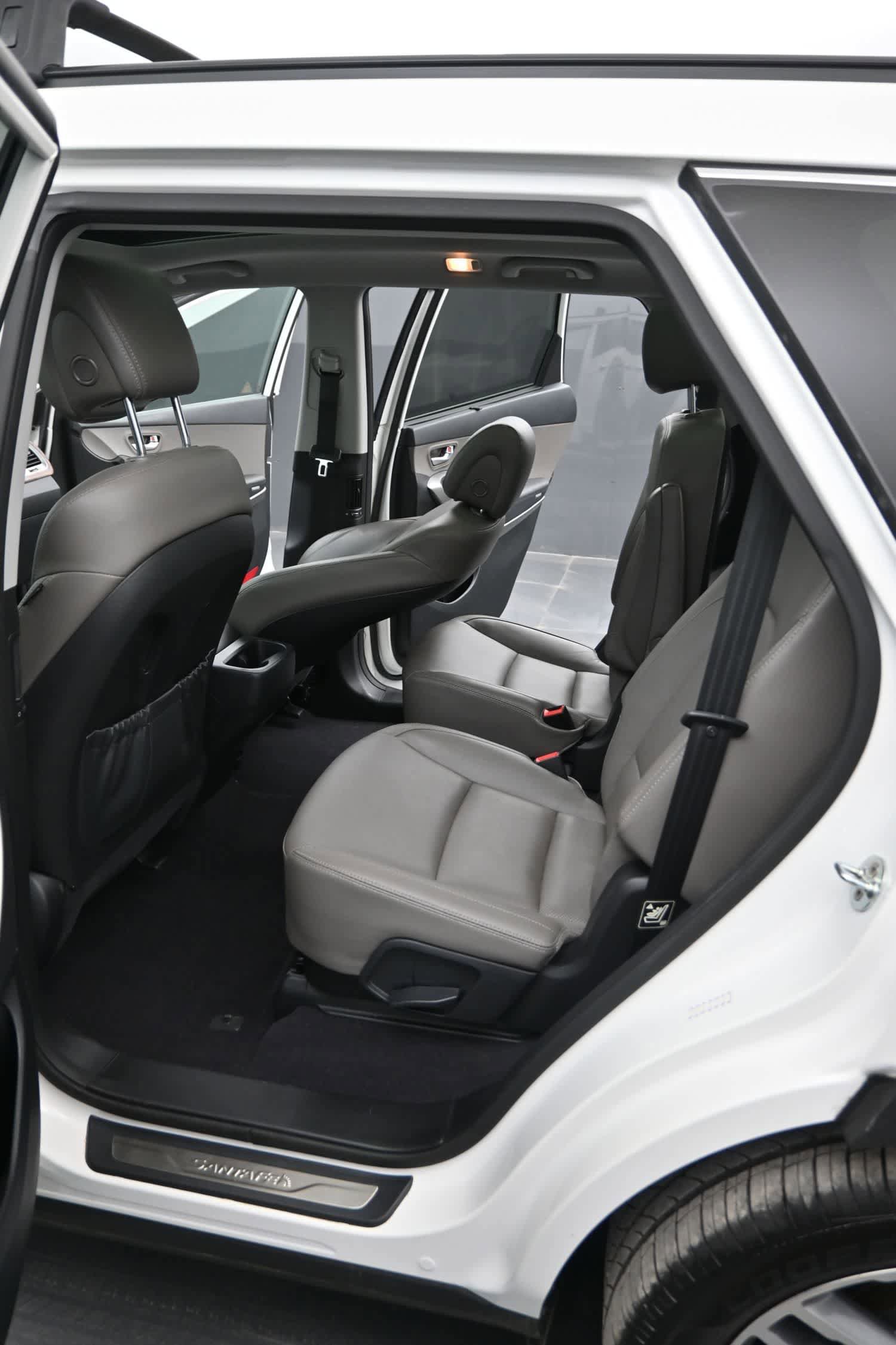 Used 2017 Hyundai Santa Fe Limited AWD/4WD image 15