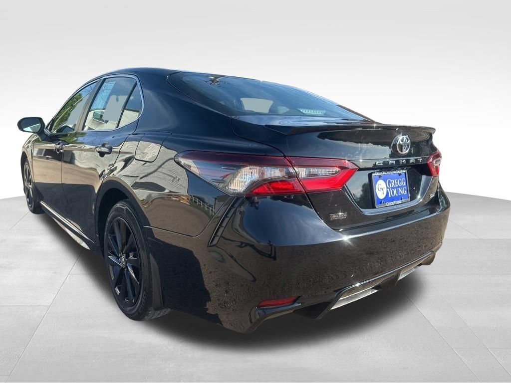 Used 2021 Toyota Camry SE FWD image 4
