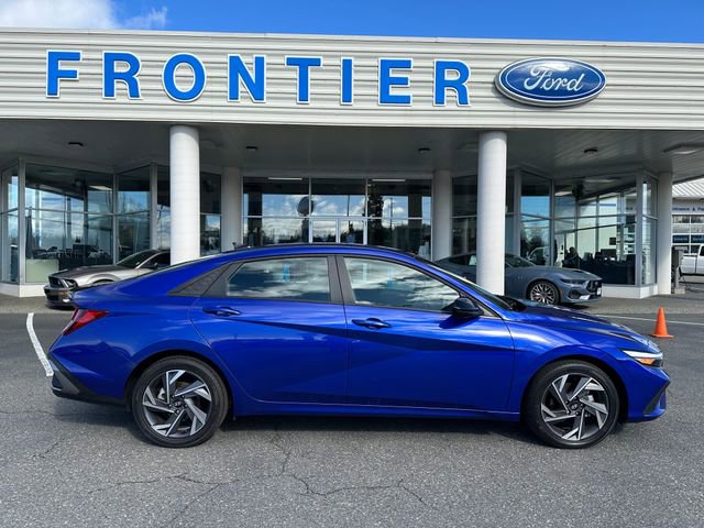 Used 2025 Hyundai Elantra Sport w/ Cargo Package