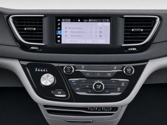 Used 2023 Chrysler Voyager LX FWD image 25