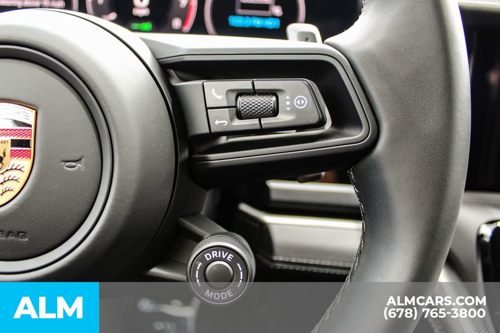 Used 2025 Porsche Panamera 4 image 28