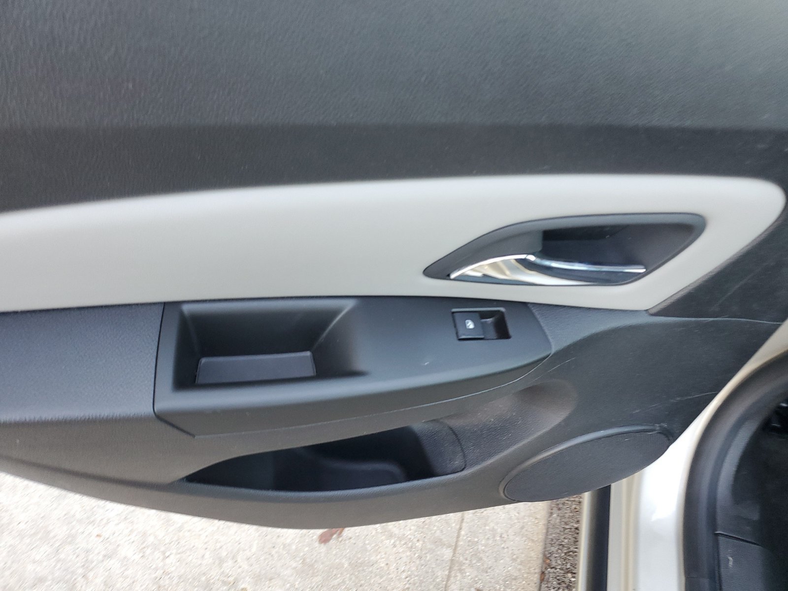 Used 2014 Chevrolet Cruze LS FWD image 15