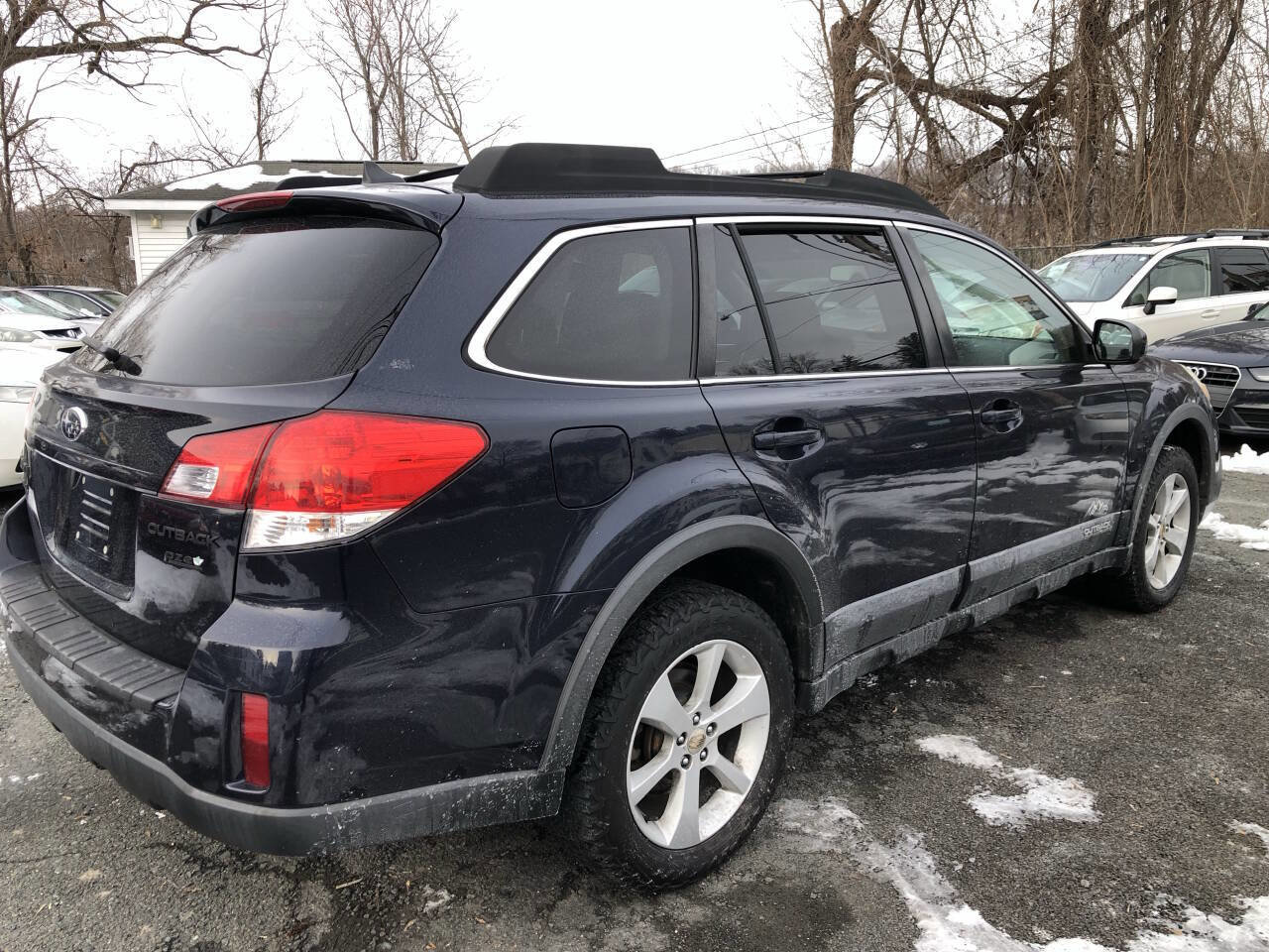 Used 2014 Subaru Outback 2.5i Premium w/ Moonroof Package image 5
