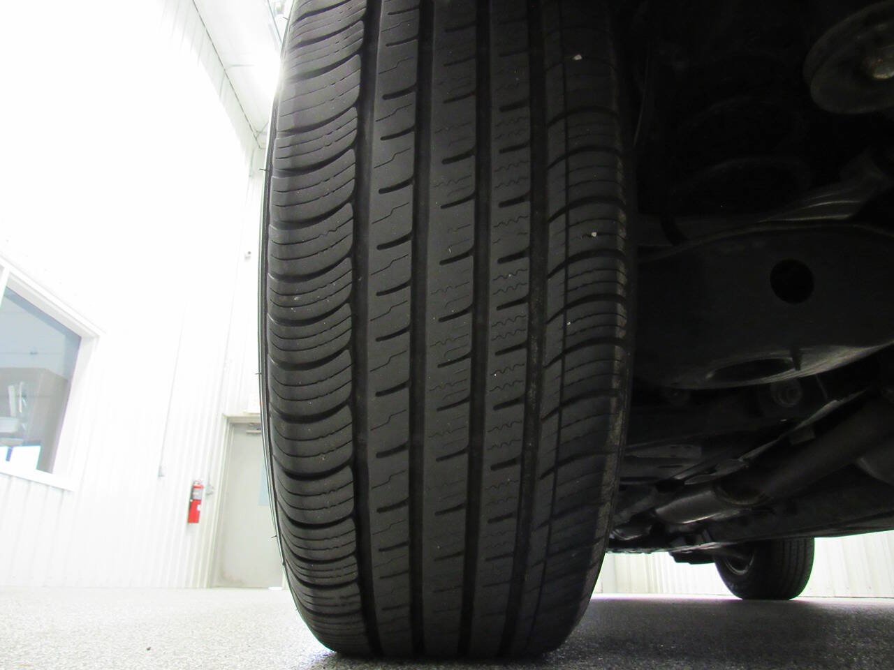 Used 2023 Nissan Rogue S AWD/4WD image 18