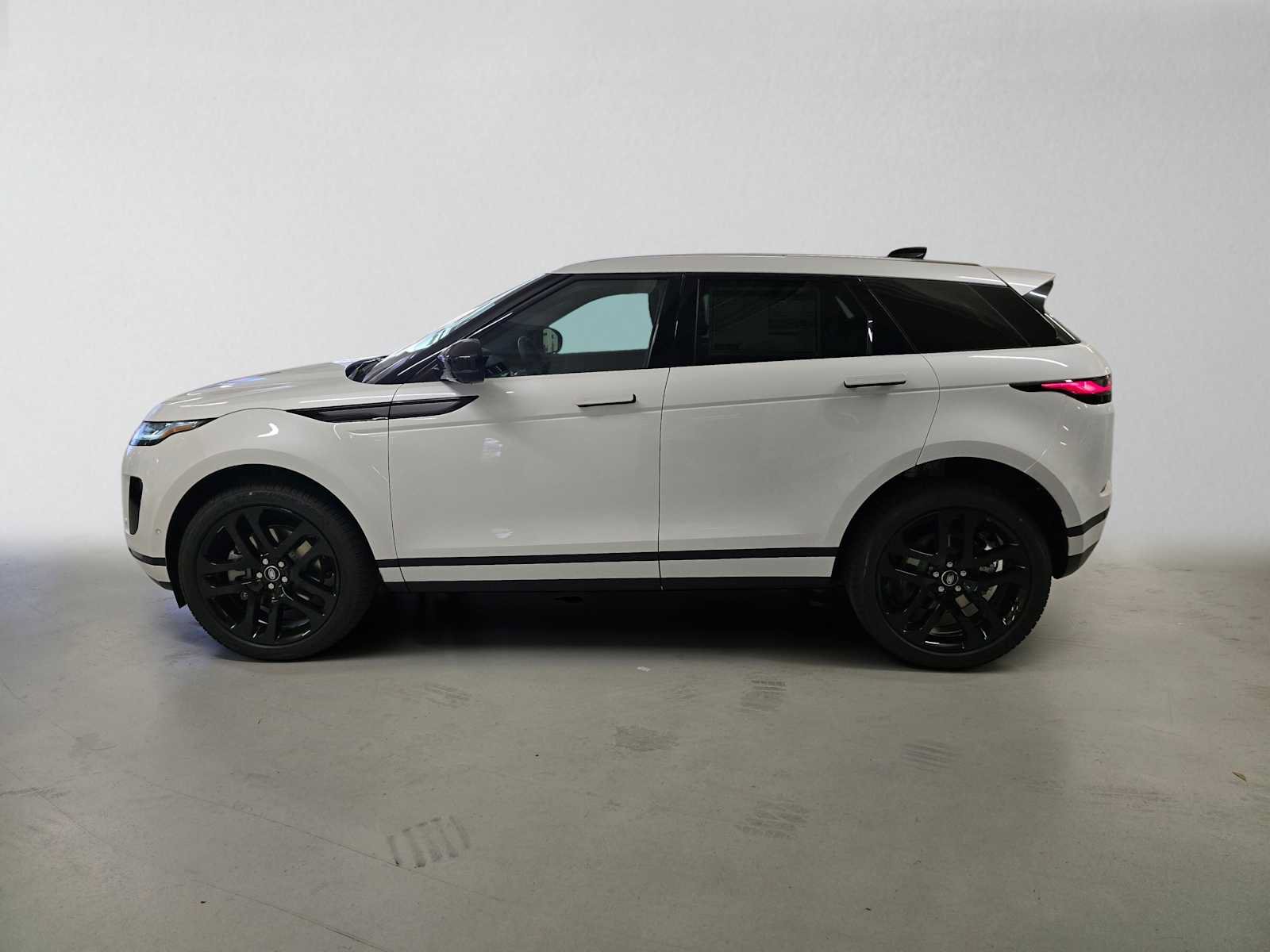 New 2026 Land Rover Range Rover Evoque S AWD/4WD image 2