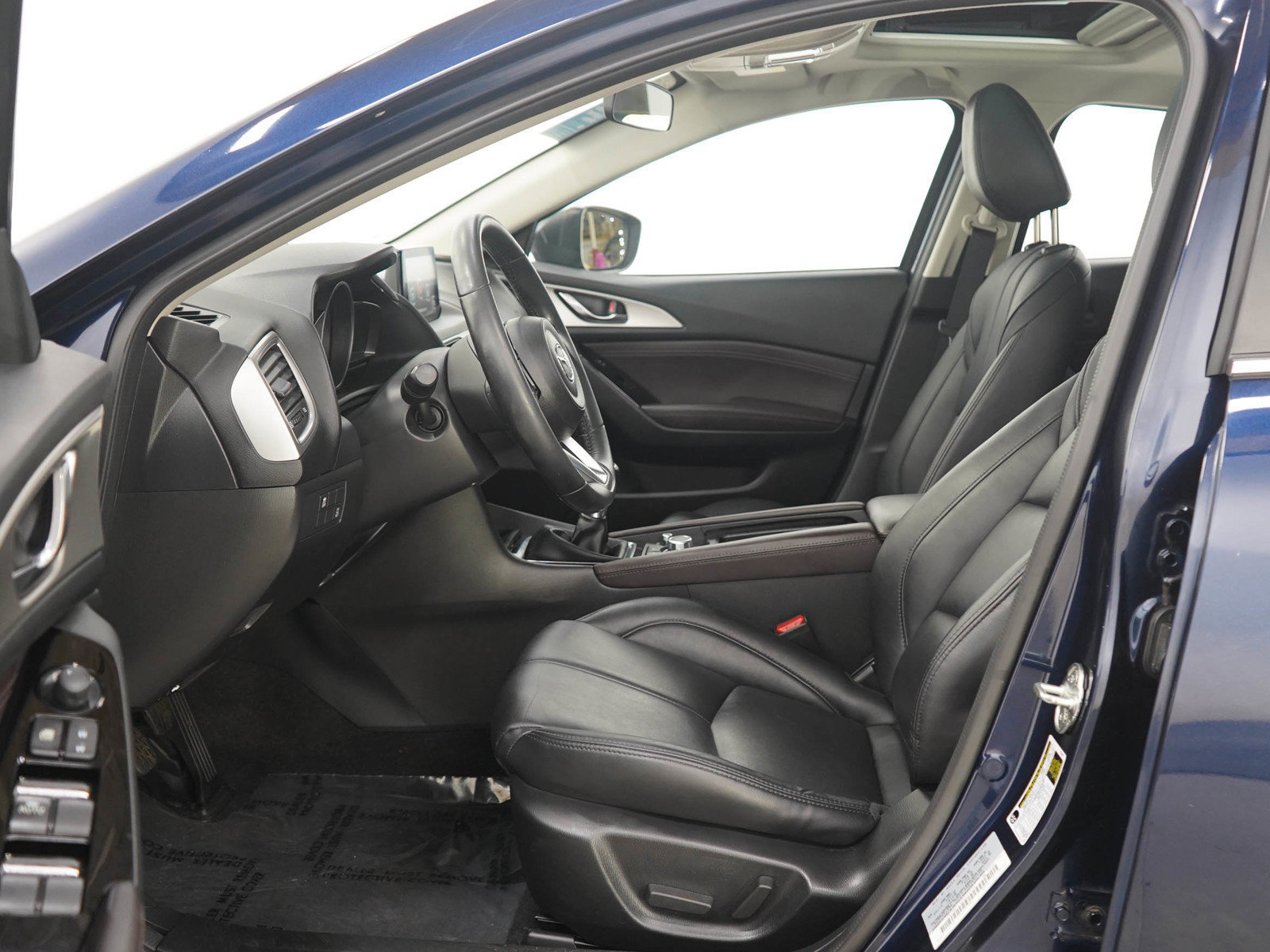 Used 2017 MAZDA MAZDA3 Touring FWD image 22