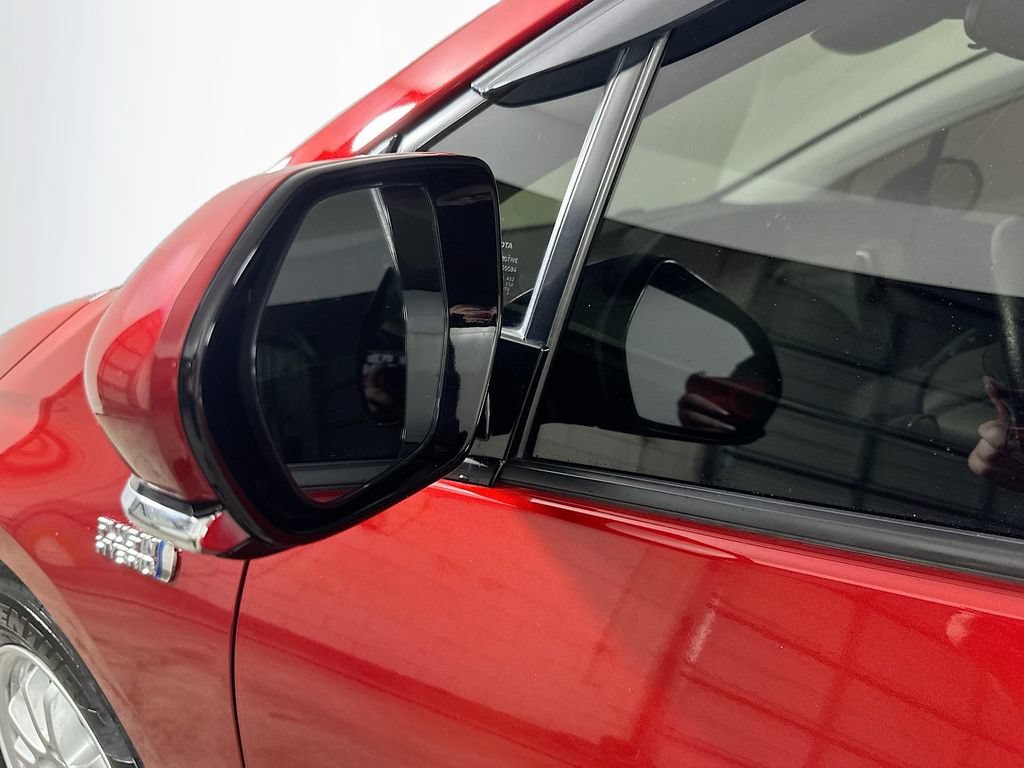 Used 2017 Toyota Prius Prime Premium FWD image 37