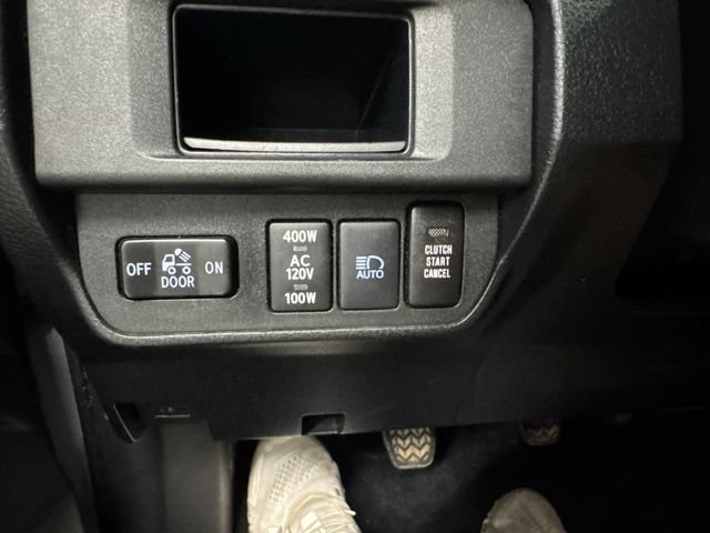 Used 2019 Toyota Tacoma TRD Off-Road w/ Technology Package AWD/4WD image 38