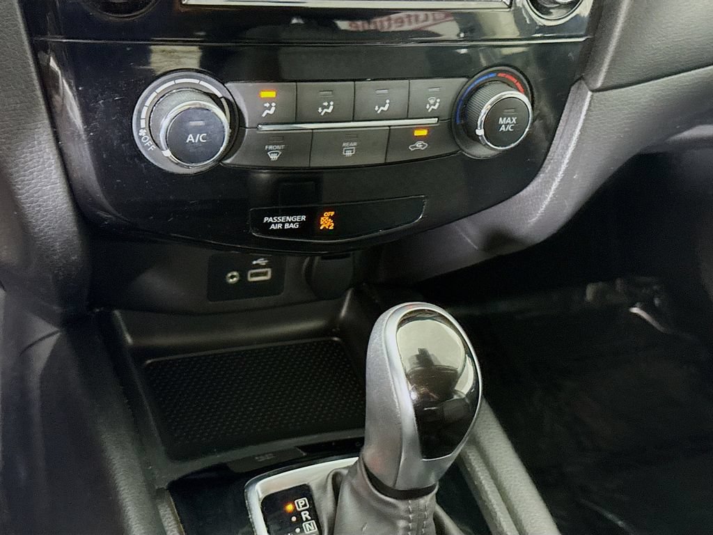 Used 2020 Nissan Rogue S FWD image 7