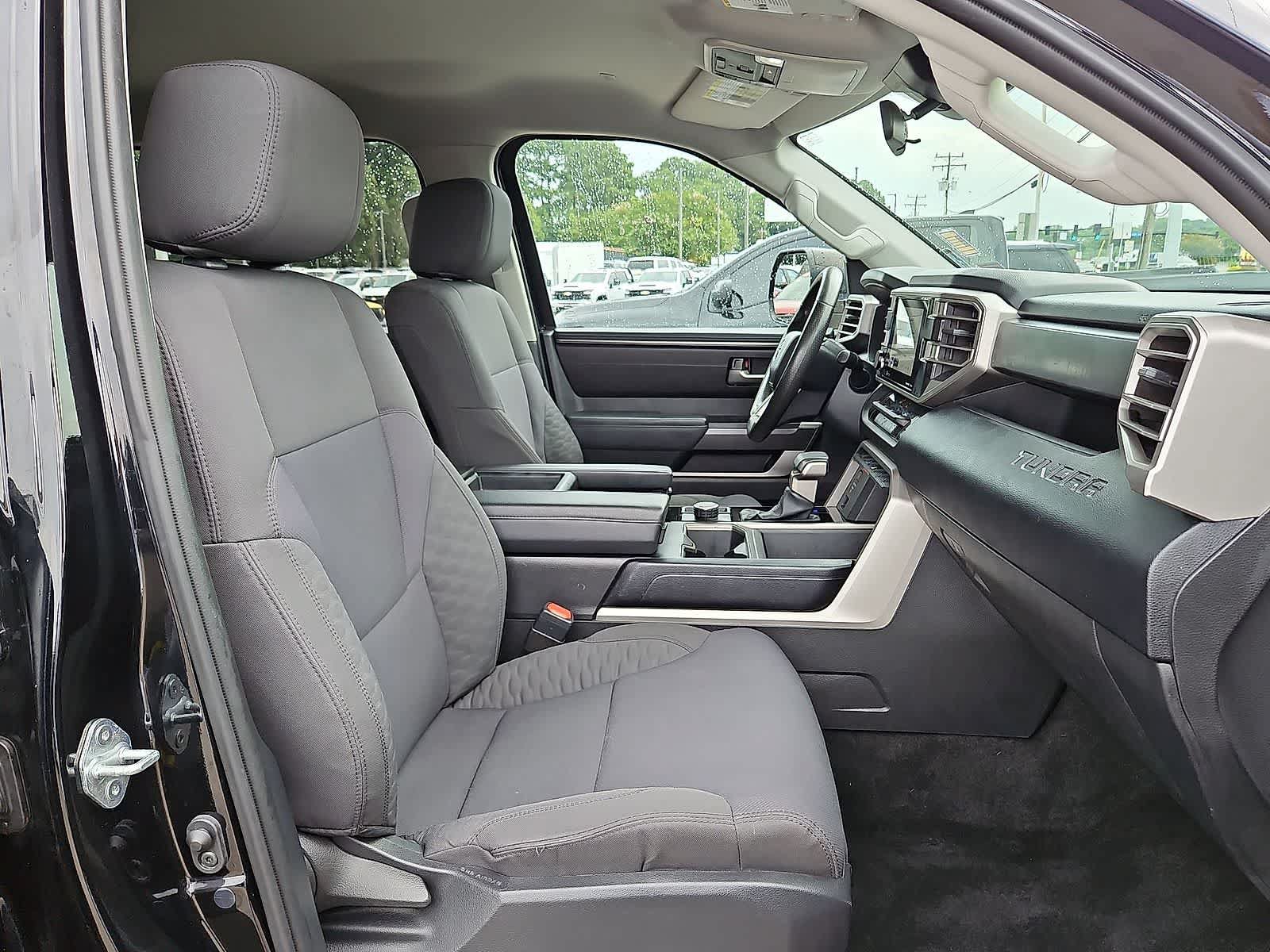 Used 2022 Toyota Tundra SR5 AWD/4WD image 32
