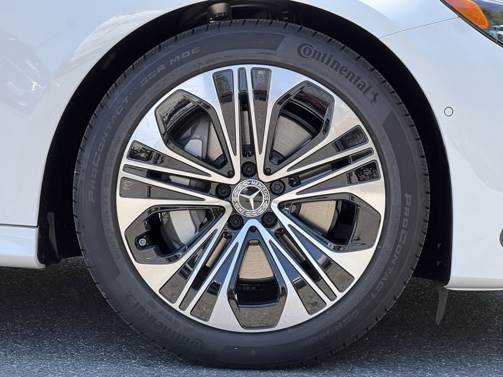 New 2026 Mercedes-Benz E 350 4MATIC Sedan image 10