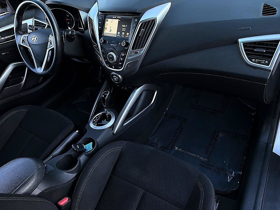 Used 2017 Hyundai Veloster Value Edition FWD image 26