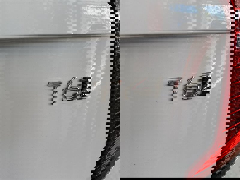 Used 2018 Volvo XC90 T6 Momentum w/ Convenience Package image 37