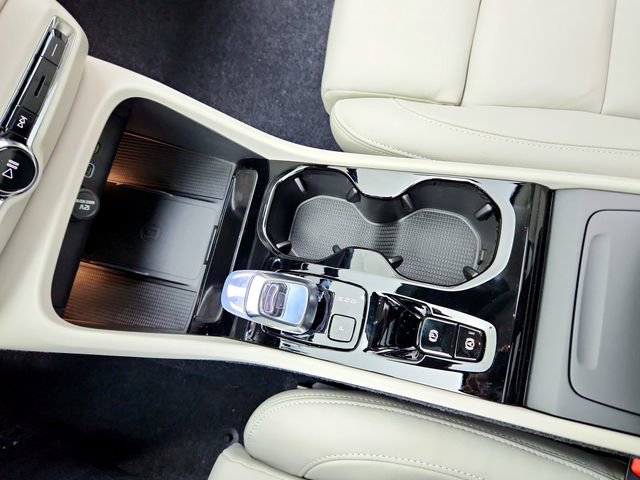 New 2026 Volvo XC40 B5 Ultra w/ Climate Package image 25