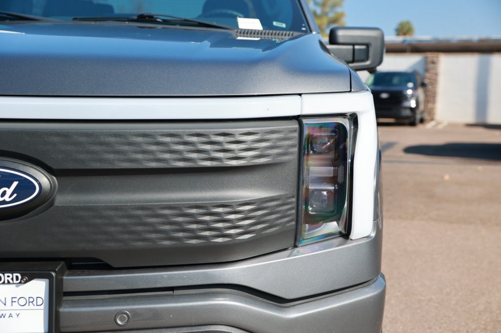 Used 2025 Ford F150 Lightning Flash AWD/4WD image 8