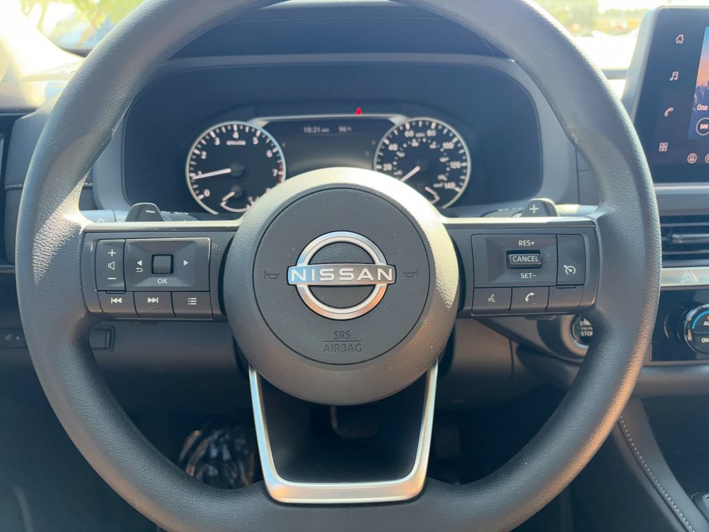 Used 2026 Nissan Pathfinder S FWD image 9