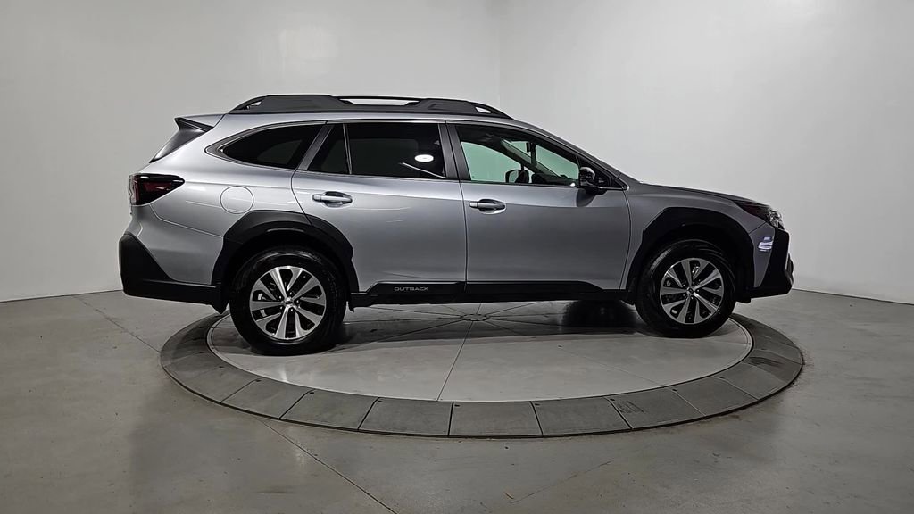 Certified 2025 Subaru Outback Premium AWD/4WD image 7