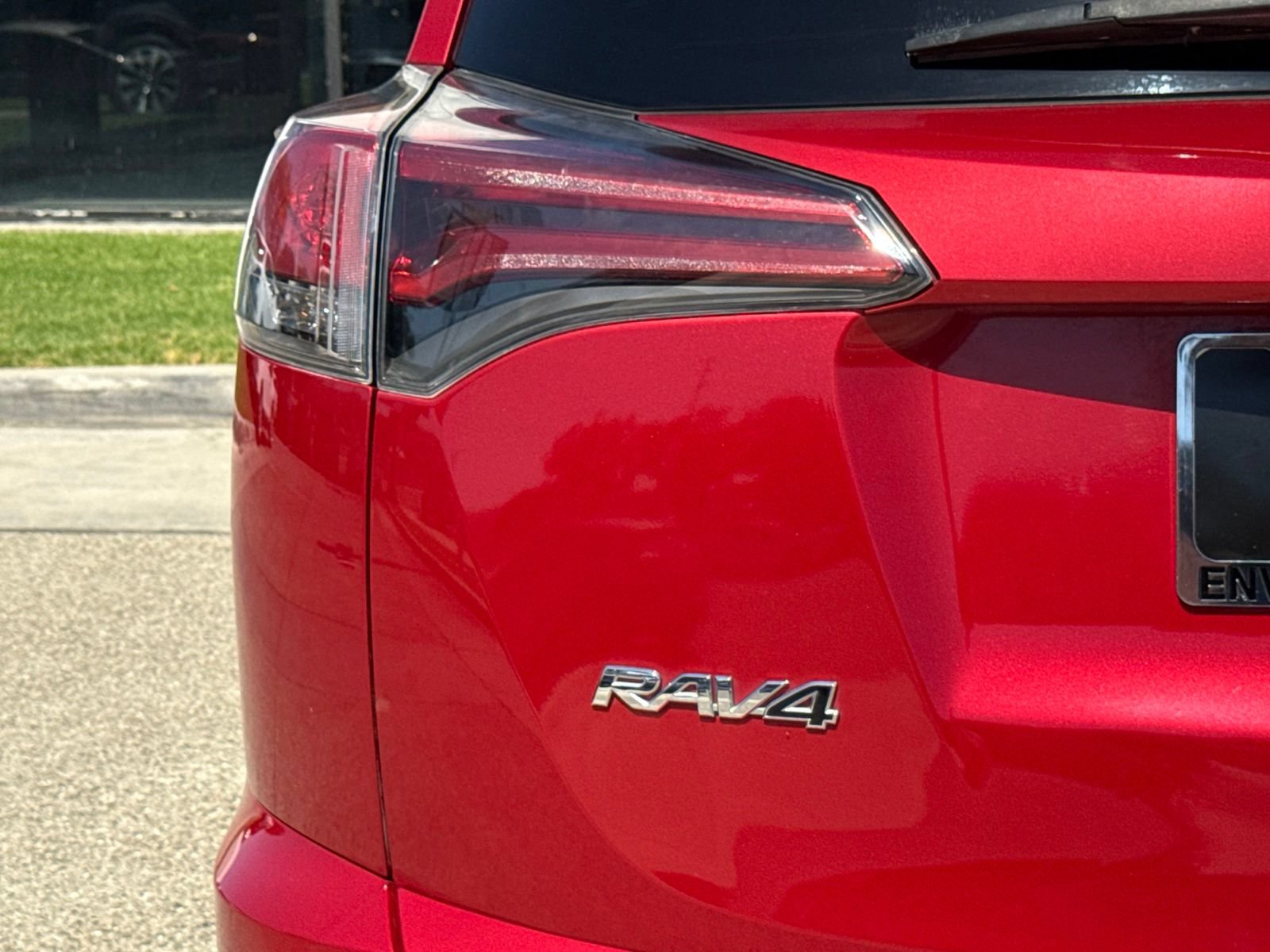 Used 2017 Toyota RAV4 LE FWD image 11