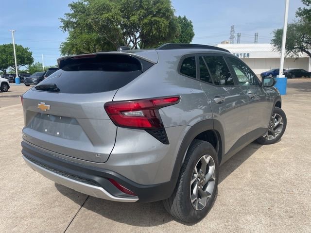 Used 2025 Chevrolet Trax LT image 4