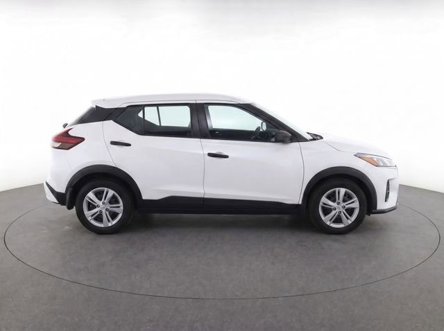 Used 2024 Nissan Kicks S FWD image 2