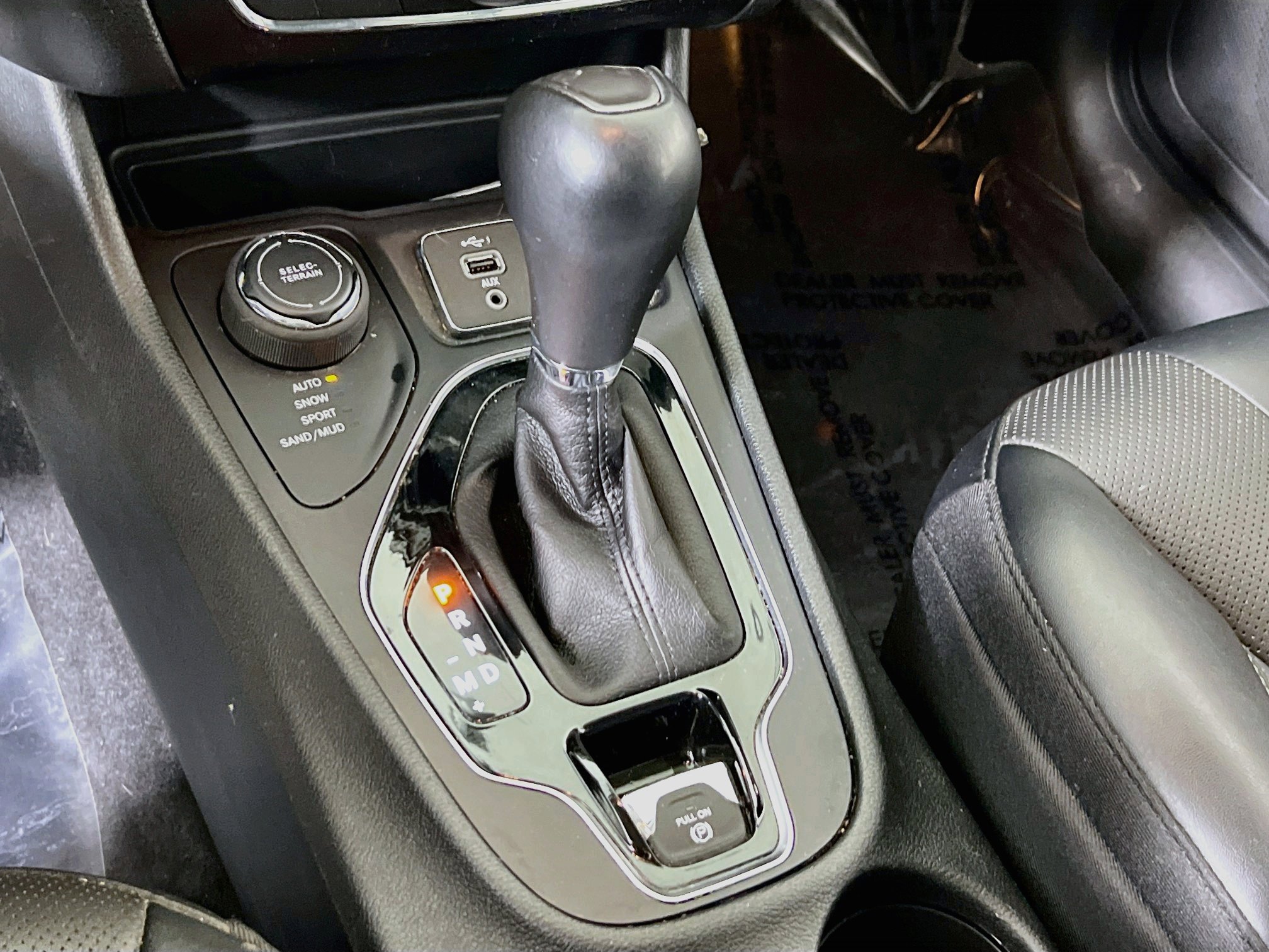 Used 2022 Jeep Cherokee Limited AWD/4WD image 16