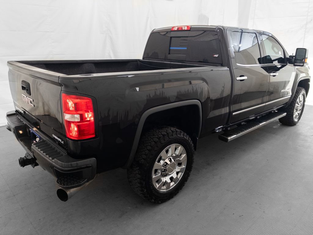Used 2019 GMC Sierra 2500 Denali w/ Duramax Plus Package image 7