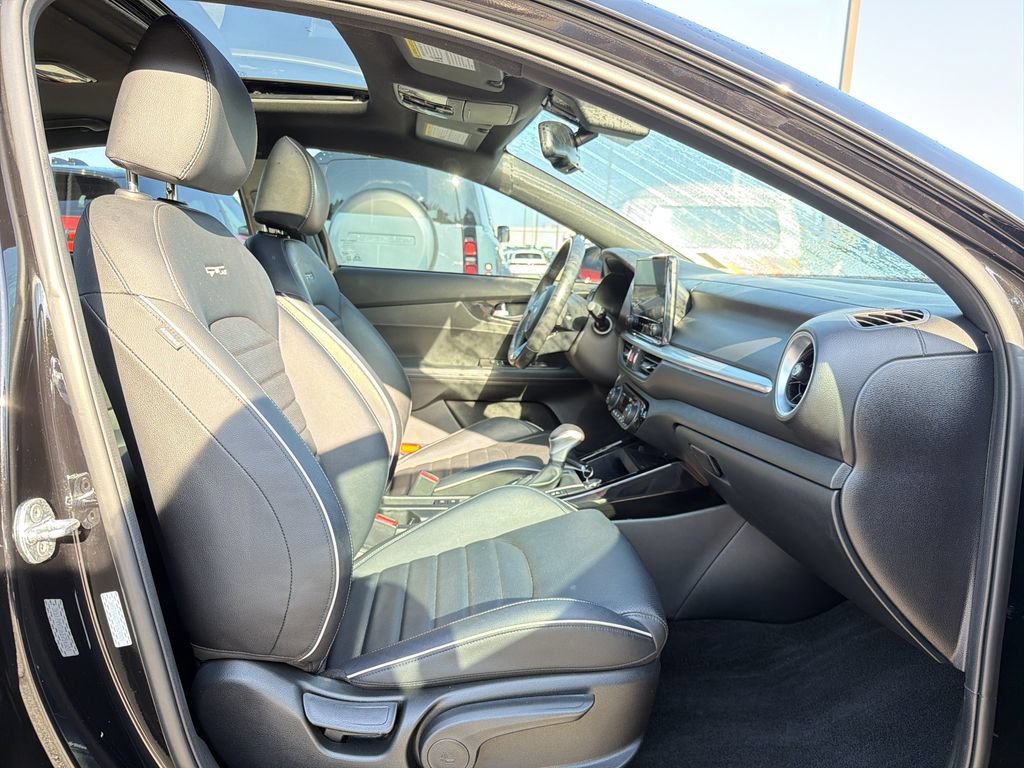 Used 2023 Kia Forte GT-Line w/ GT-Line Premium Package FWD image 17