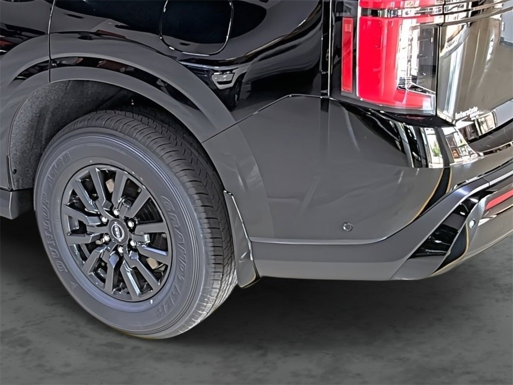 New 2025 Nissan Armada SV image 9