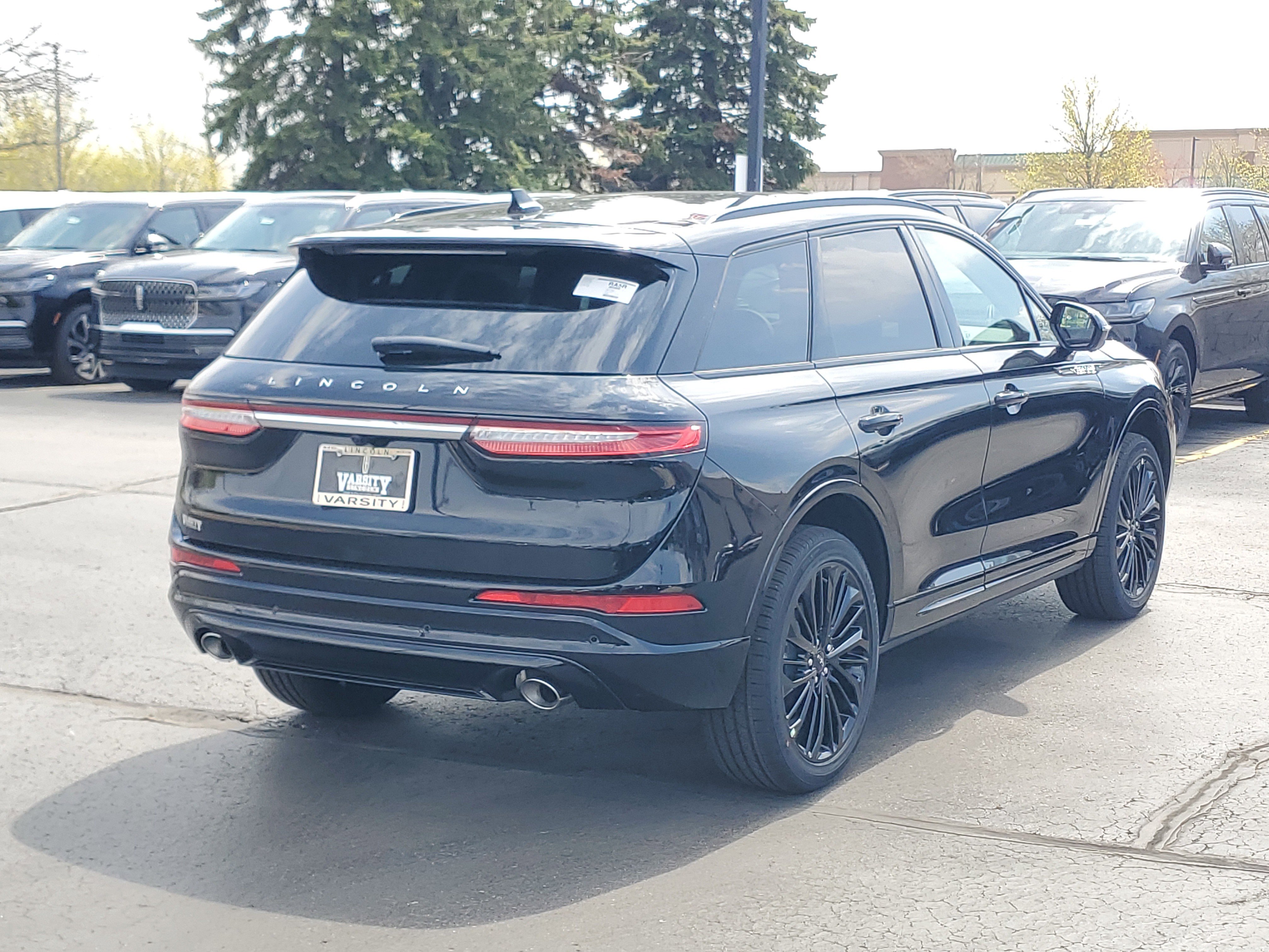New 2026 Lincoln Corsair Reserve w/ Jet Appearance Package AWD/4WD image 4