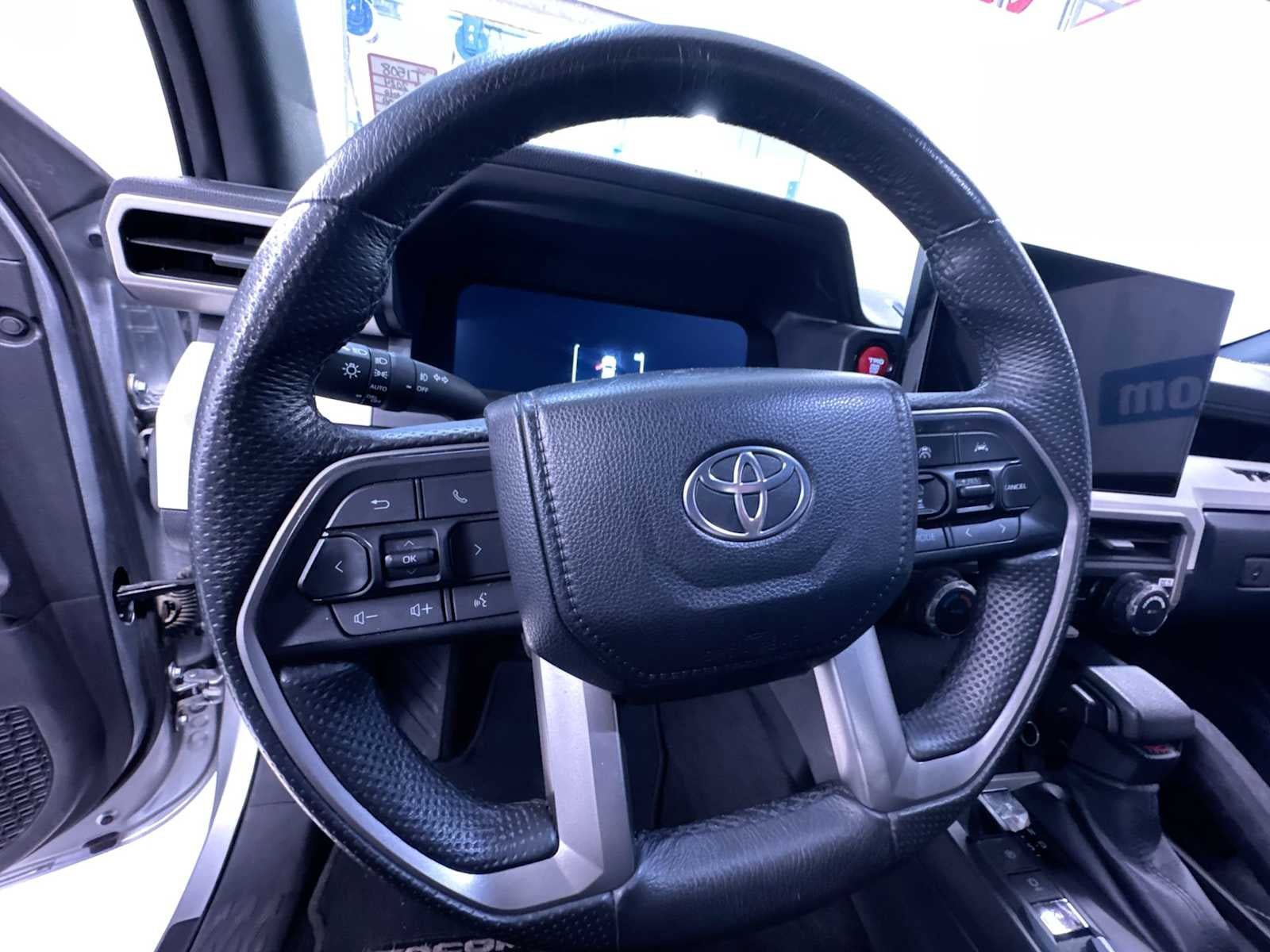 Used 2024 Toyota Tacoma TRD Off-Road AWD/4WD image 15