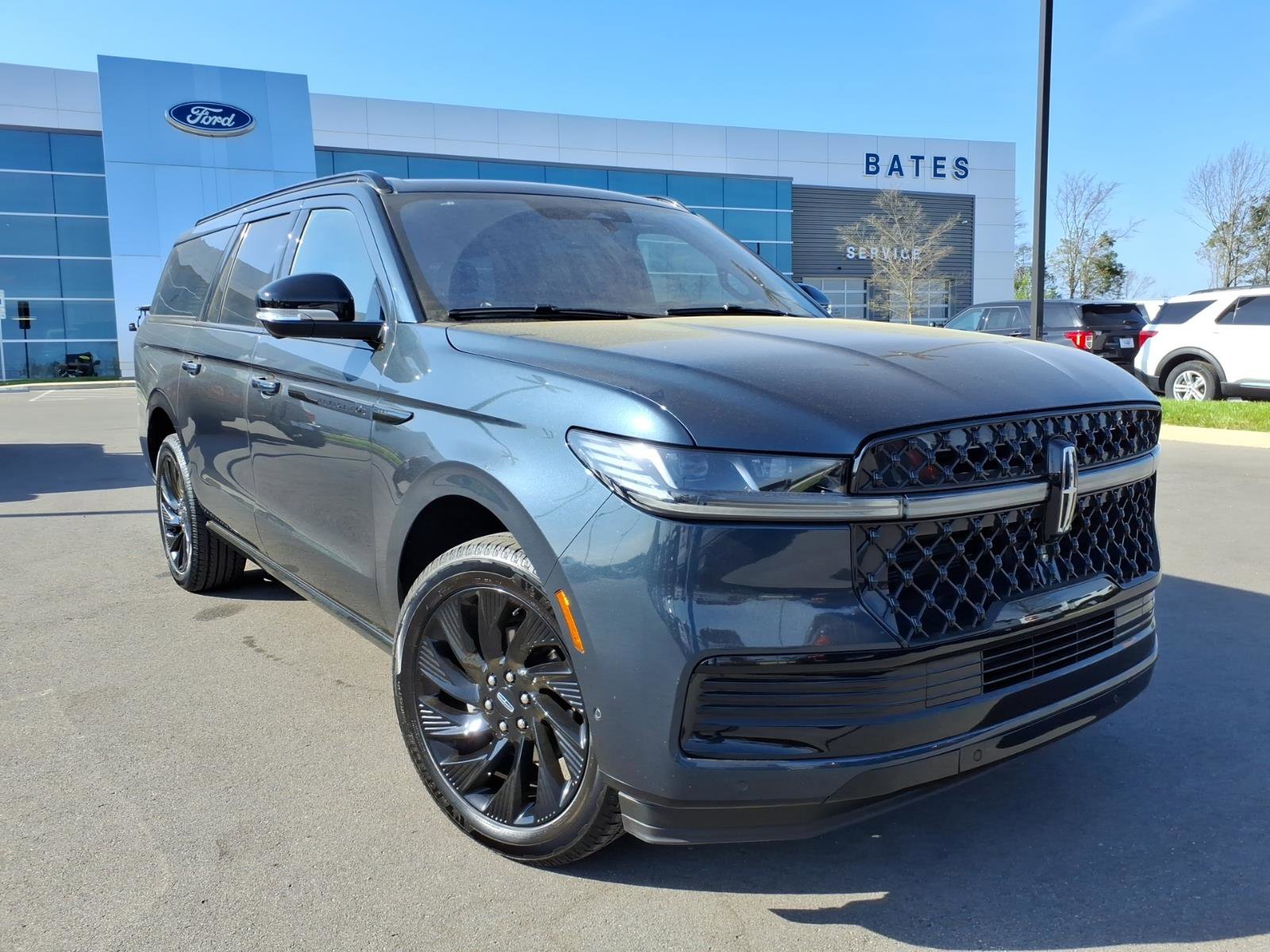 Used 2025 Lincoln Navigator L Reserve w/ Jet Appearance Package
