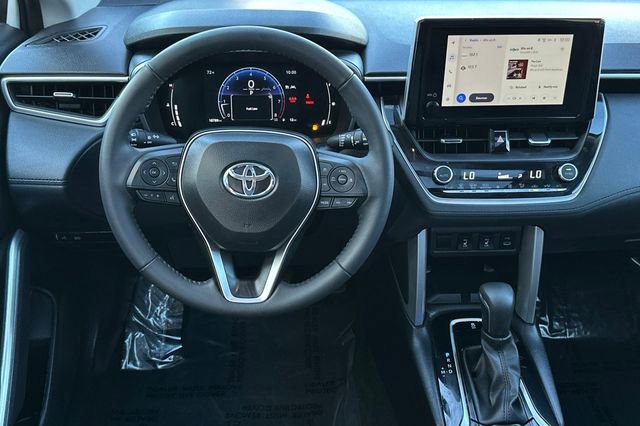 Used 2024 Toyota Corolla Cross XLE w/ Convenience Package image 15