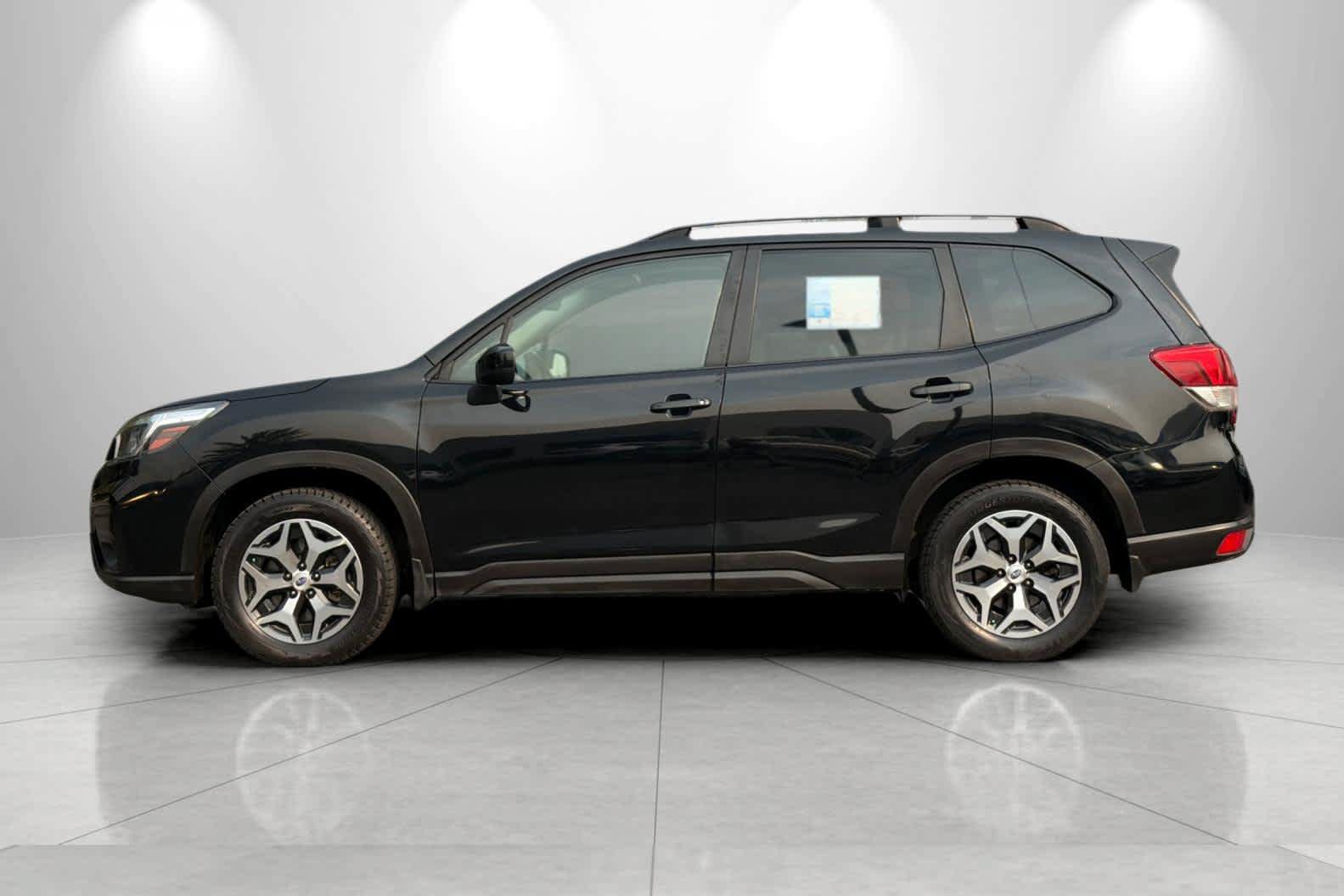 Used 2020 Subaru Forester Premium AWD/4WD image 5