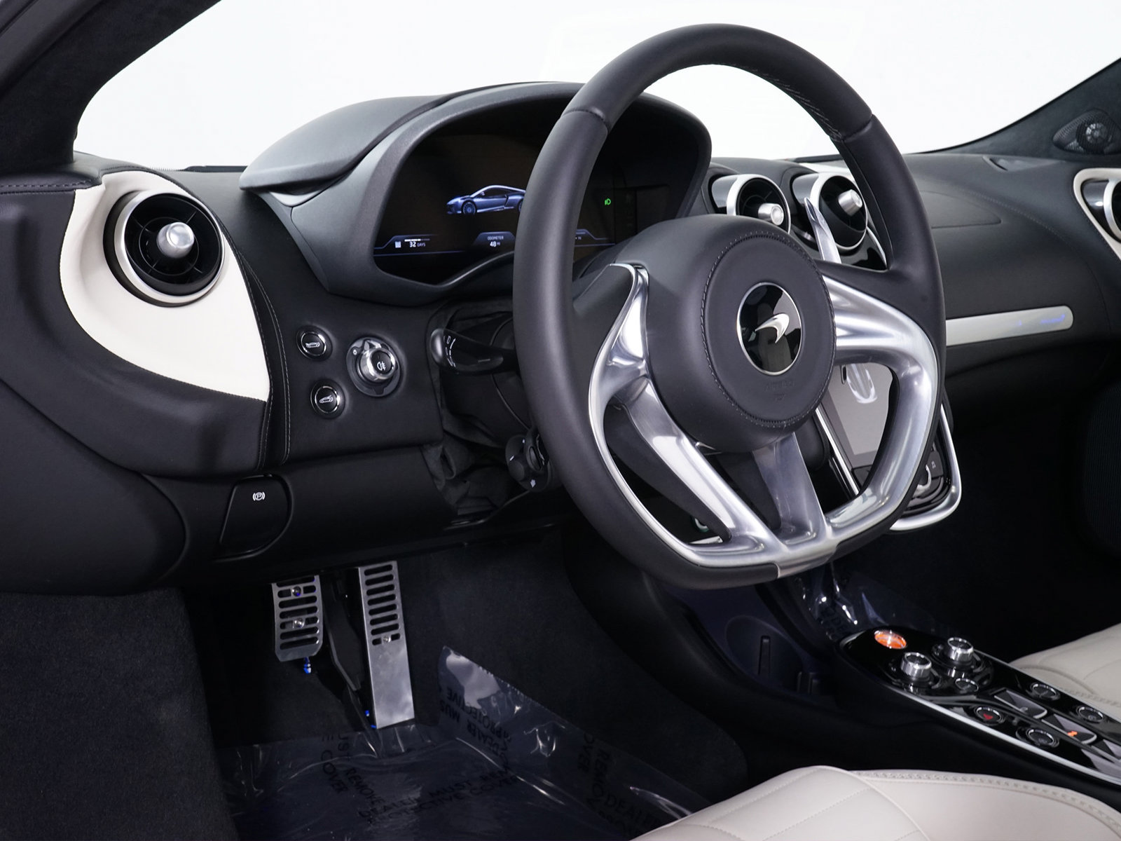 New 2026 McLaren GTS RWD image 5