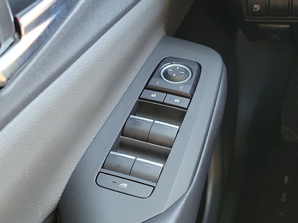 Used 2024 Toyota Prius XLE FWD image 20