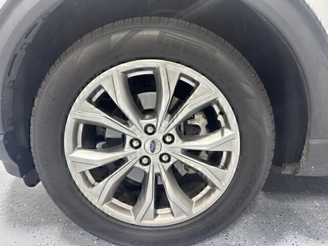Used 2020 Ford Explorer XLT w/ Equipment Group 202A RWD image 11