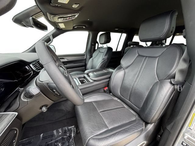 Used 2023 Jeep Wagoneer Series II w/ Flexible Seating Group AWD/4WD image 10