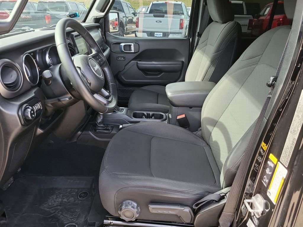 Used 2022 Jeep Gladiator Sport image 20