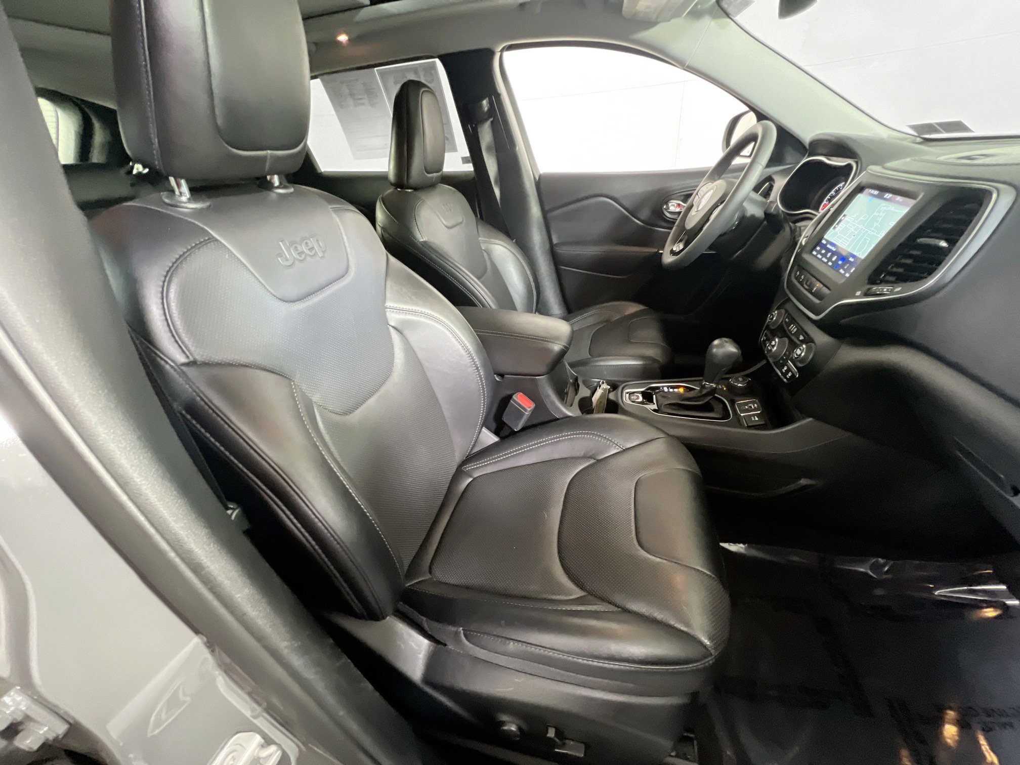 Used 2023 Jeep Cherokee Altitude Lux w/ Lux Elite Package AWD/4WD image 28