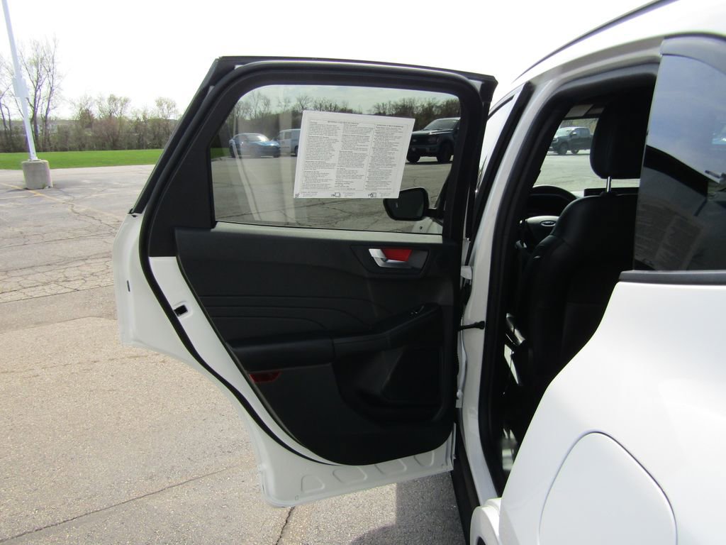 Used 2023 Ford Escape ST-Line Select w/ Tech Pack #2 AWD/4WD image 37