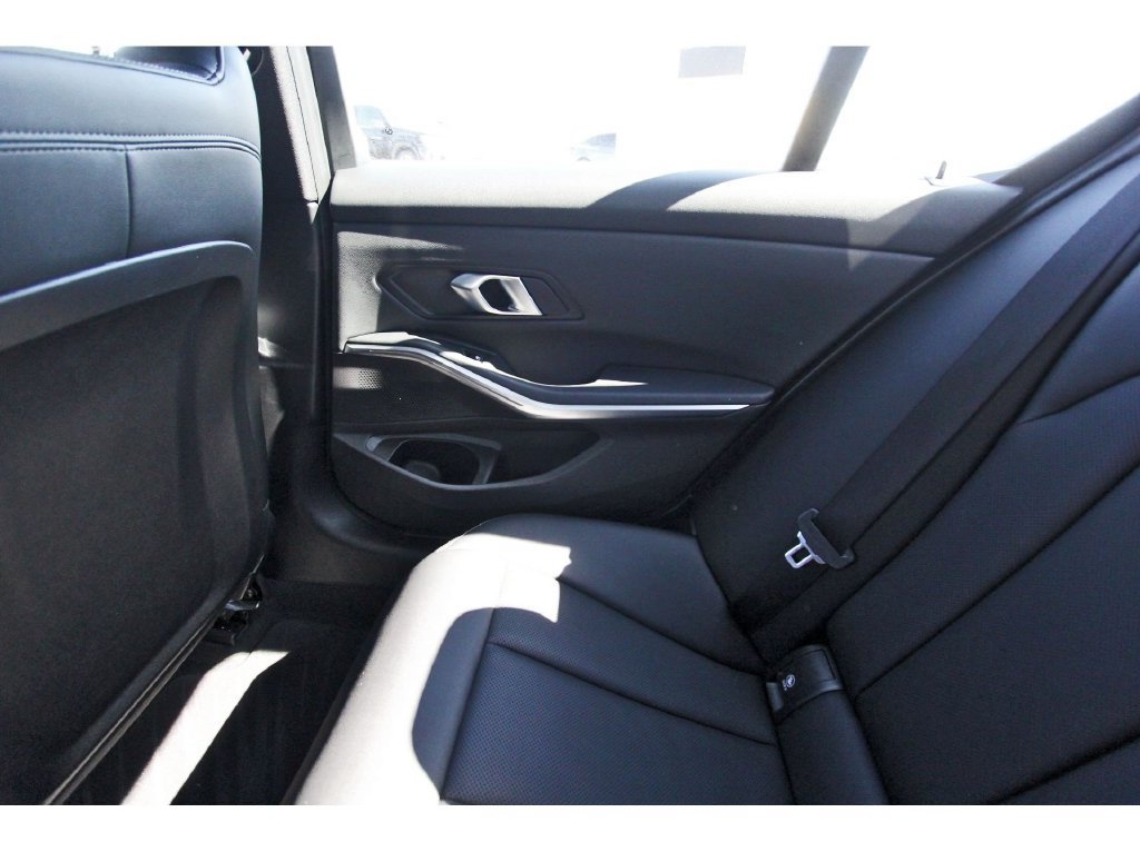 Used 2025 BMW 330i Sedan RWD image 12