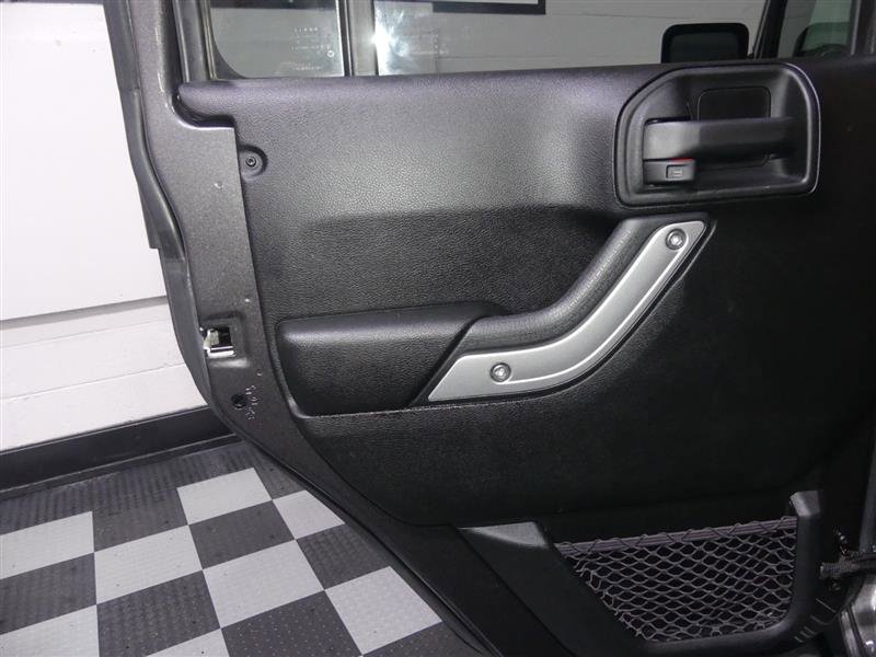 Used 2018 Jeep Wrangler Unlimited Sahara image 22