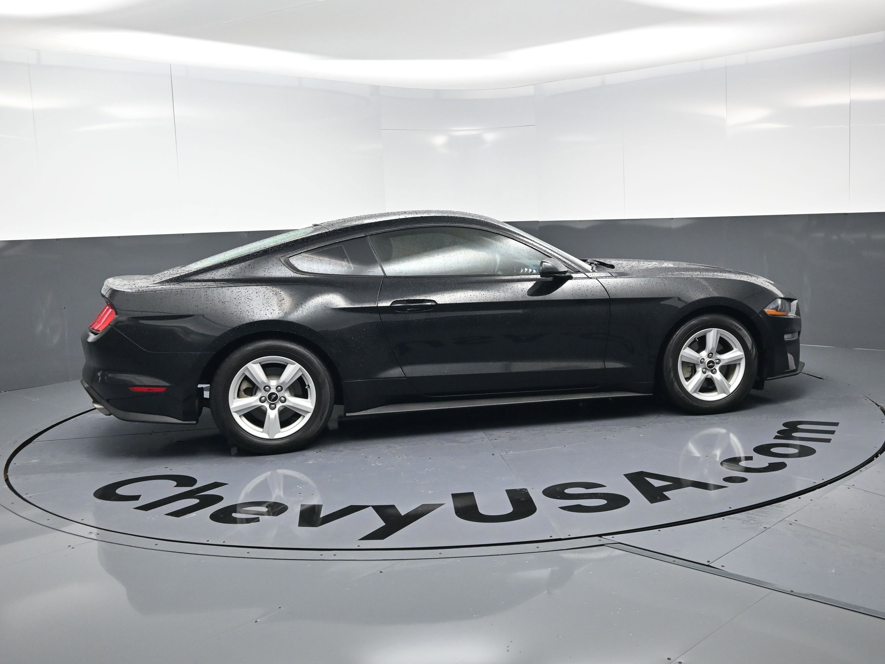 Used 2018 Ford Mustang Coupe image 10