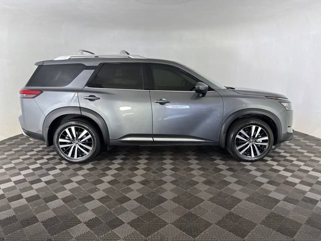 Certified 2025 Nissan Pathfinder Platinum AWD/4WD image 4