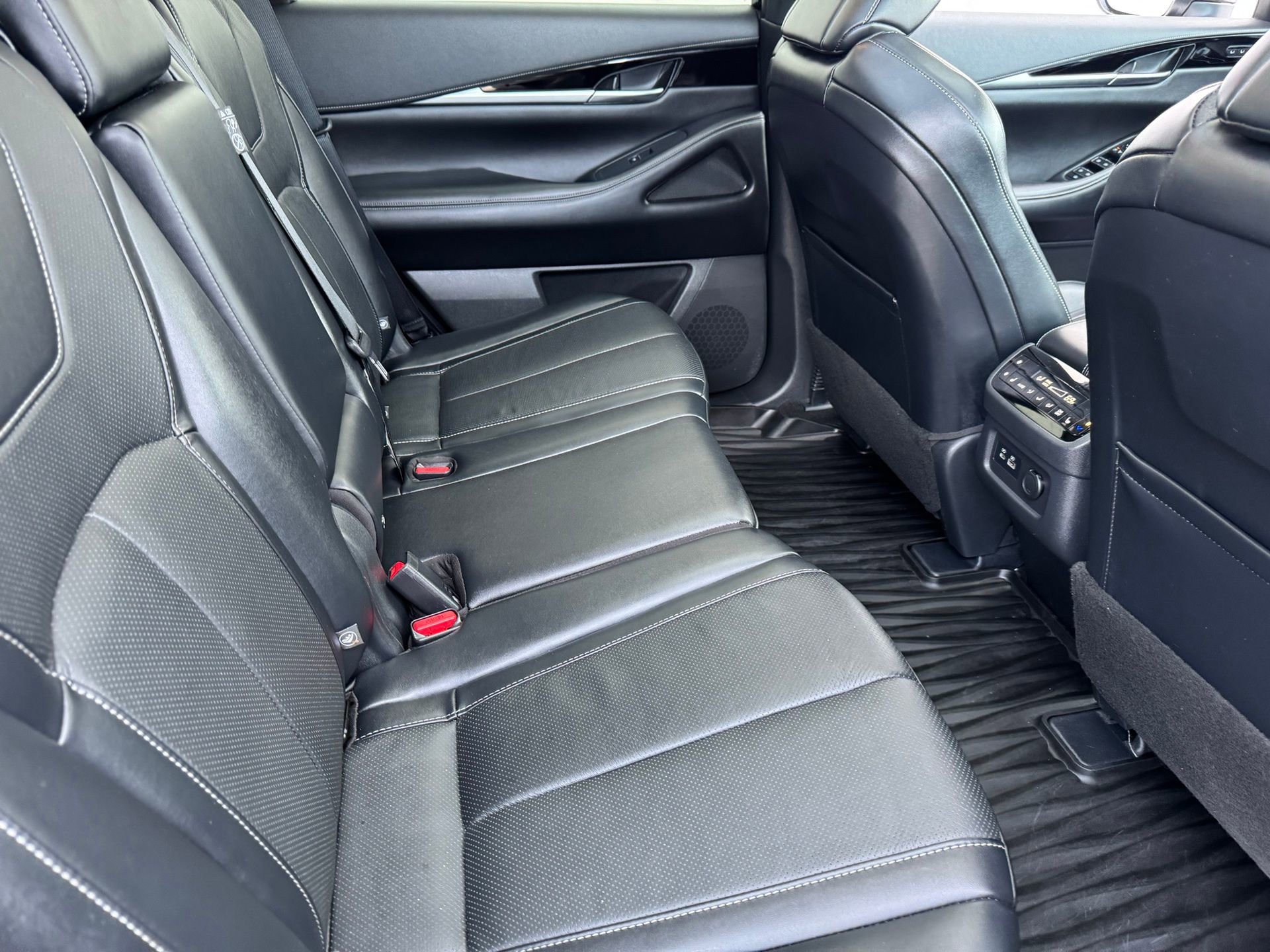 Used 2024 INFINITI QX60 Pure image 16