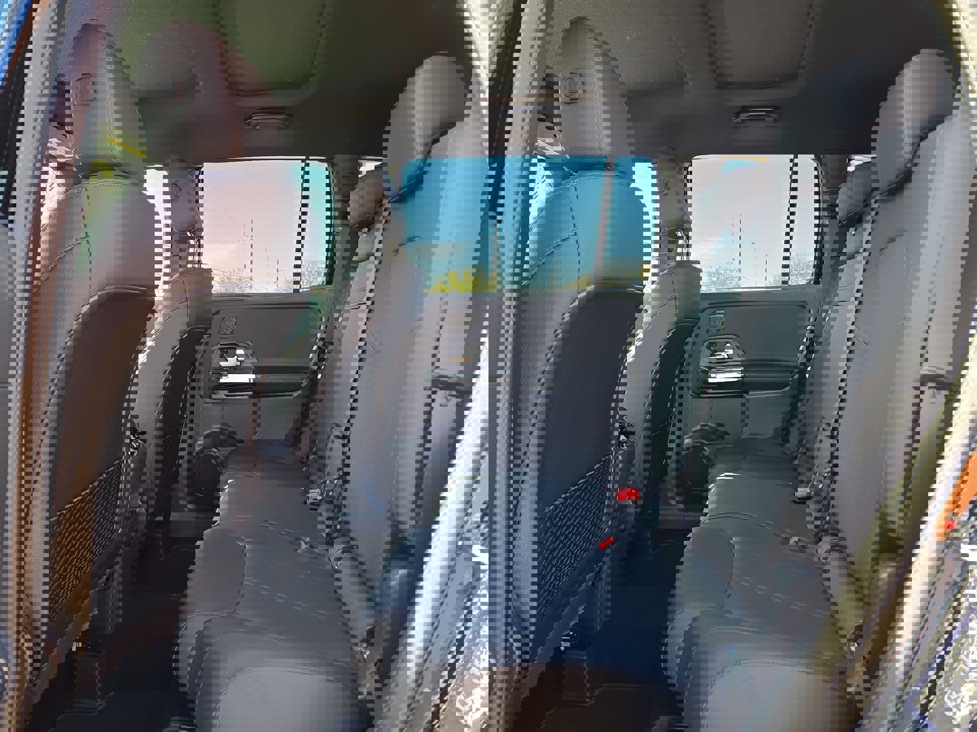 New 2025 Mercedes-Benz GLB 250 image 13